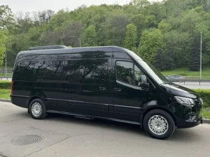 вип Mercedes Sprinter W907 вид сбоку