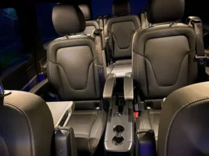 Mercedes V300d extra long 2025 фото салона